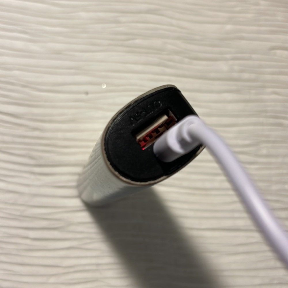 Portable Charger - Picture 4 of 5